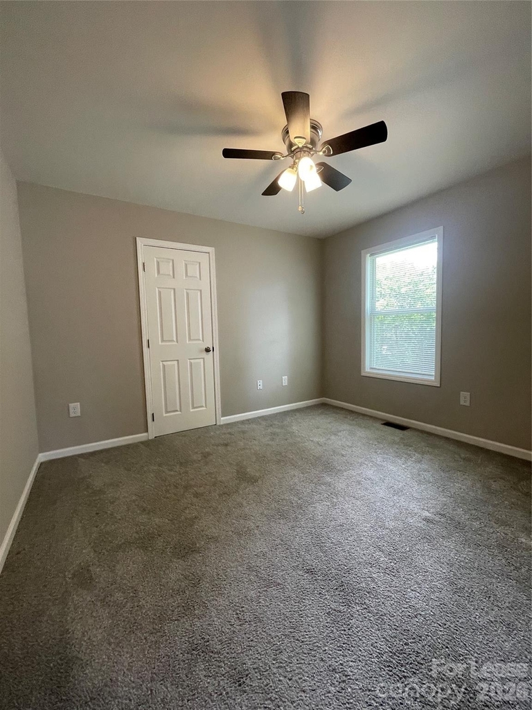 605 Frank Street - Photo 17