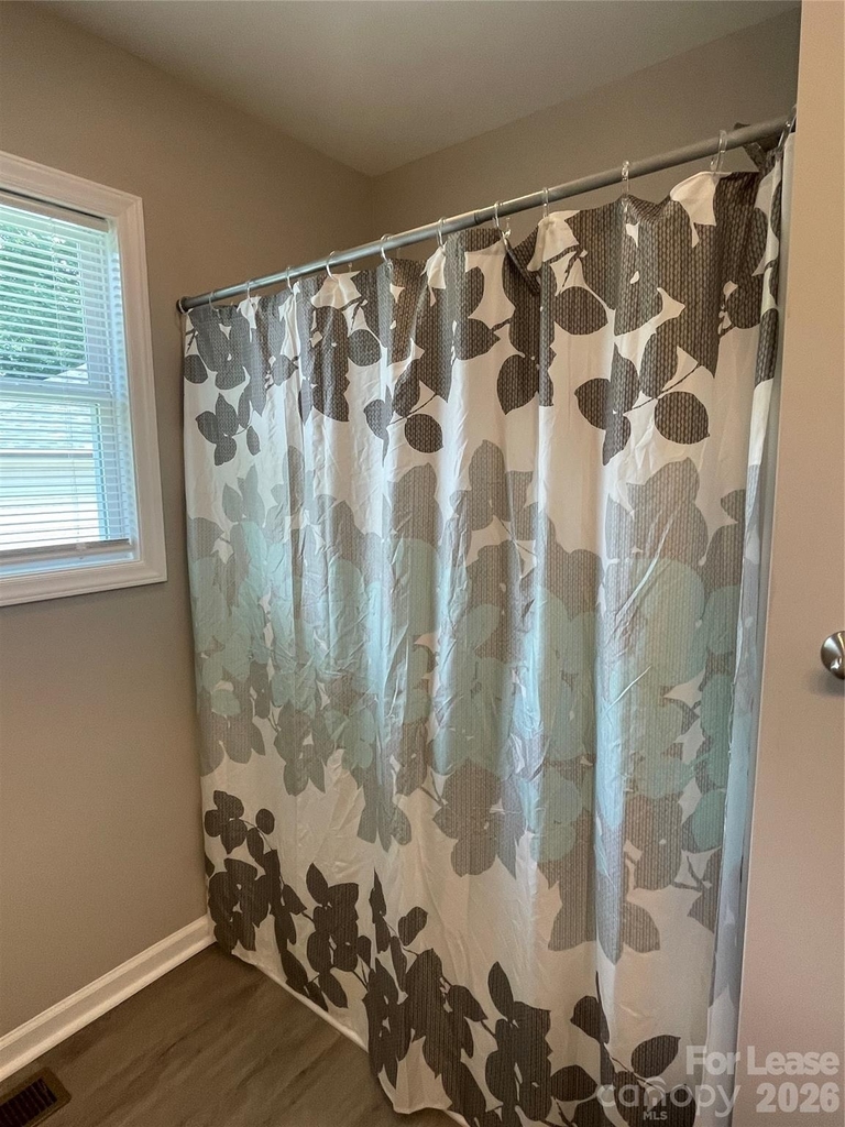 605 Frank Street - Photo 12