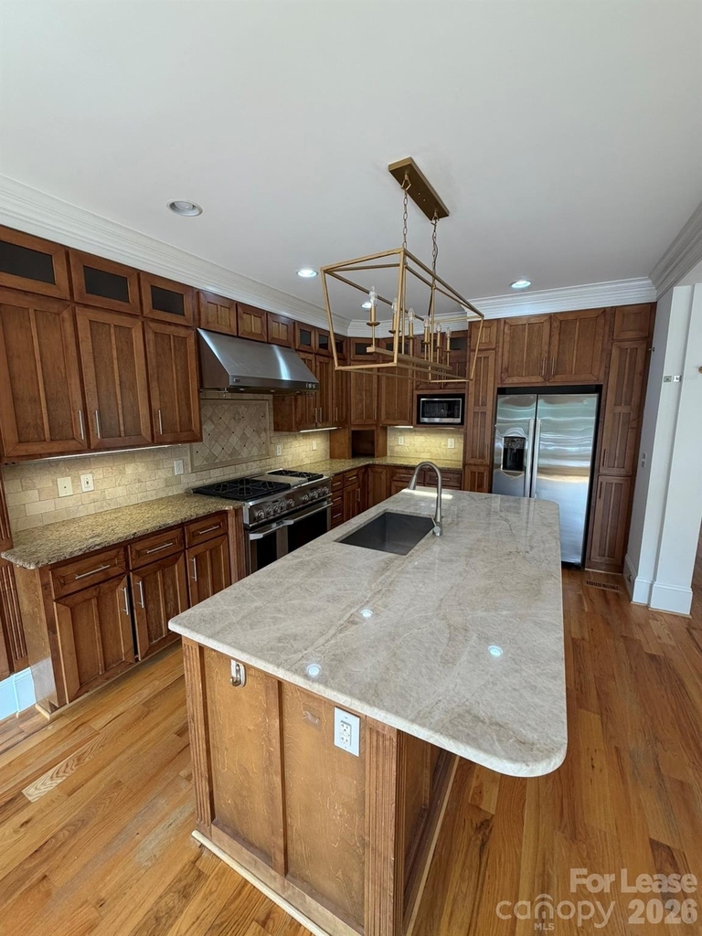701 Mcdonald Avenue - Photo 14