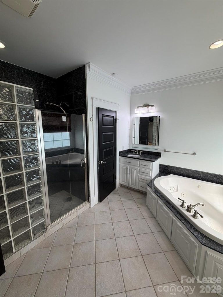 701 Mcdonald Avenue - Photo 22