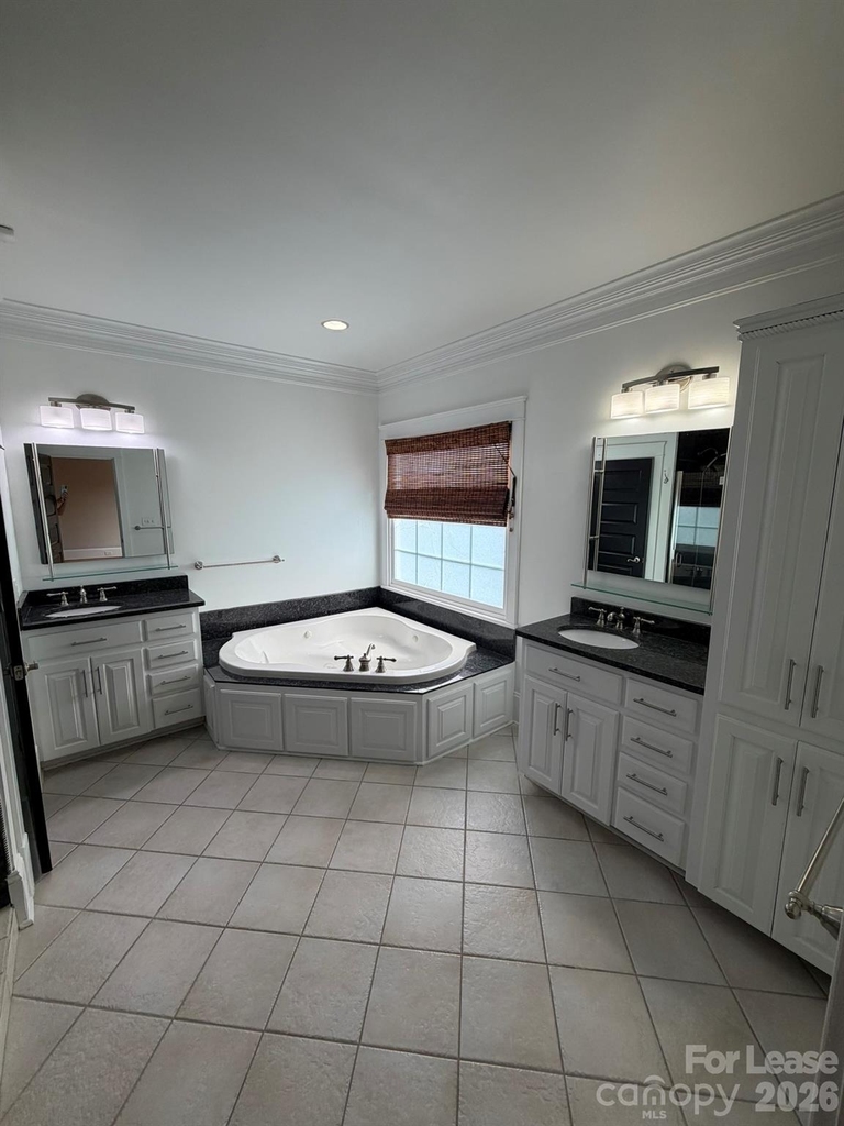 701 Mcdonald Avenue - Photo 21