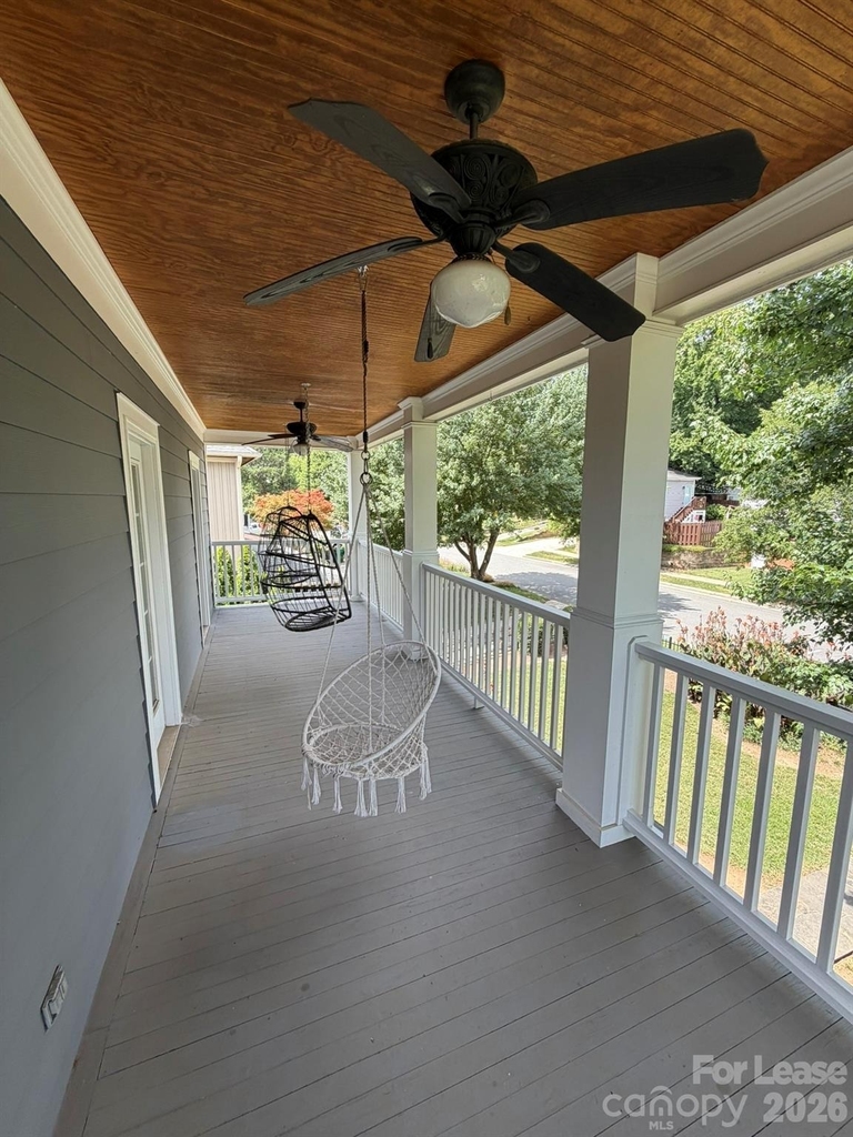 701 Mcdonald Avenue - Photo 30