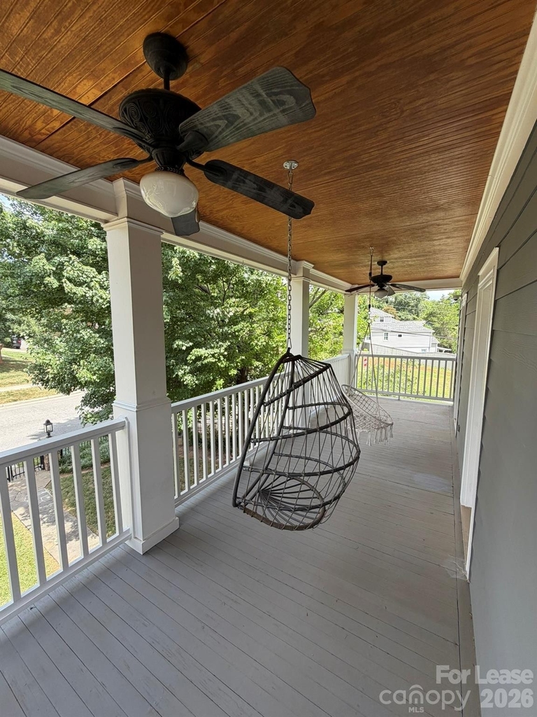 701 Mcdonald Avenue - Photo 29