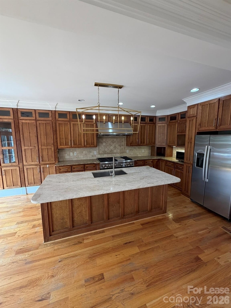 701 Mcdonald Avenue - Photo 13