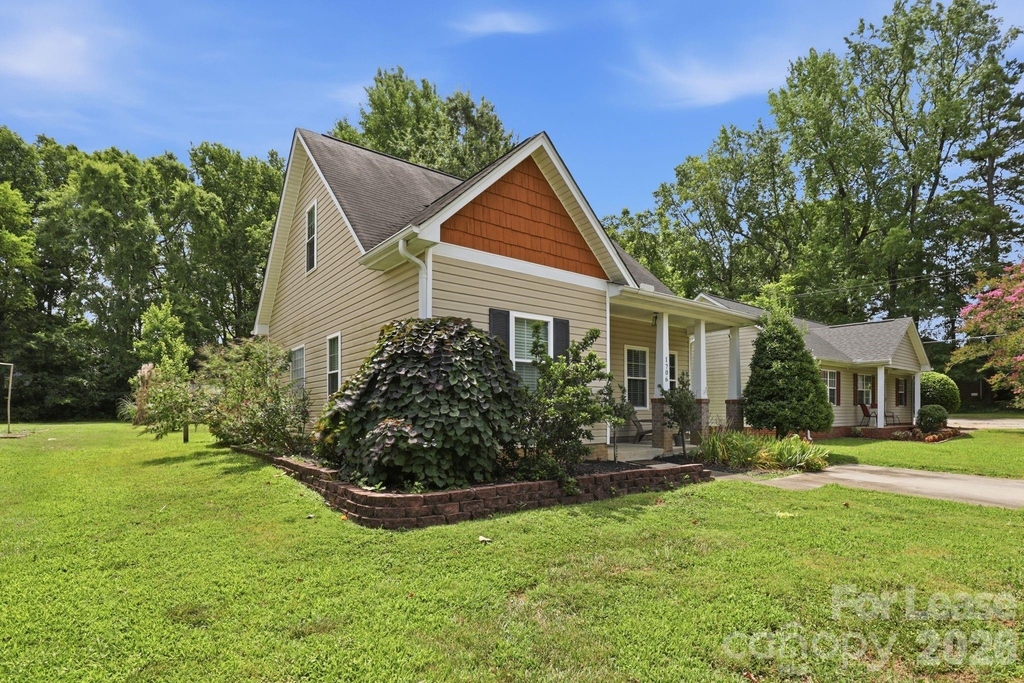 1706 Dallas Avenue - Photo 3
