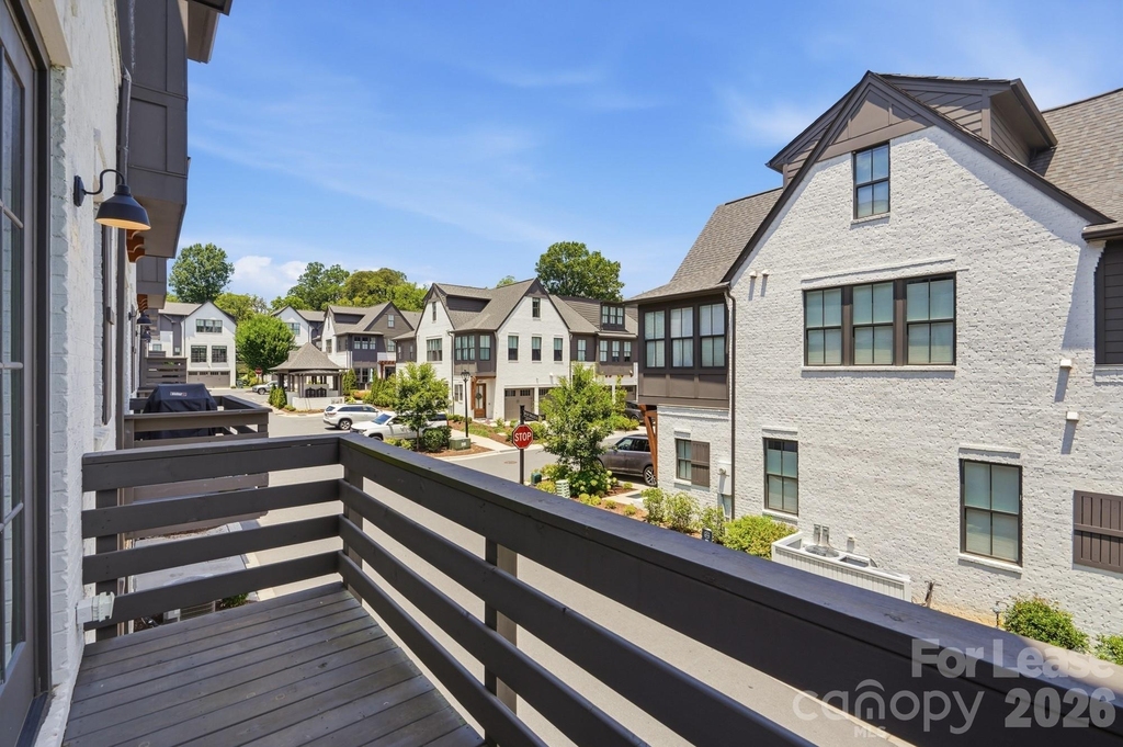 2428 Runnymede Lane - Photo 18