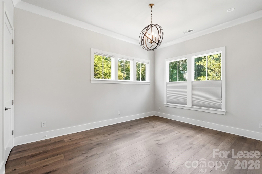 2428 Runnymede Lane - Photo 6