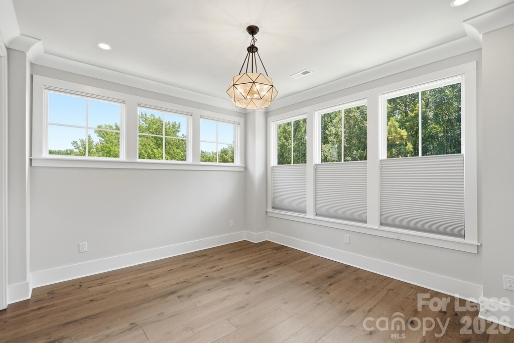 2428 Runnymede Lane - Photo 32