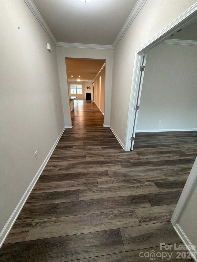 1008 Fairbrae Lane - Photo 1
