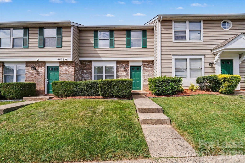 9626 Vinca Circle - Photo 0