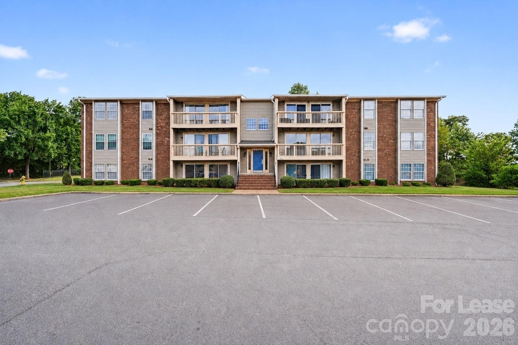 1624 Arlyn Circle - Photo 4