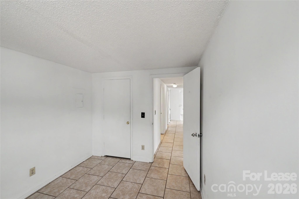 1624 Arlyn Circle - Photo 9
