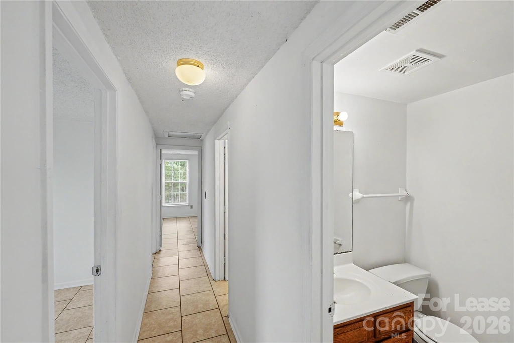 1624 Arlyn Circle - Photo 16