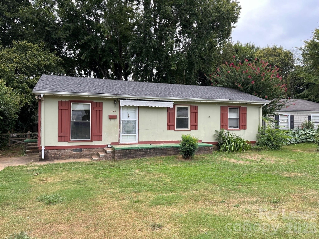 1144 Ellen Avenue - Photo 0