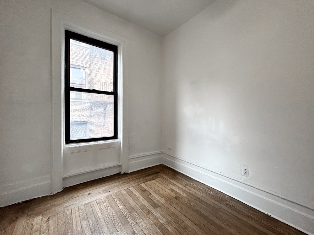 3139 Broadway - Photo 5
