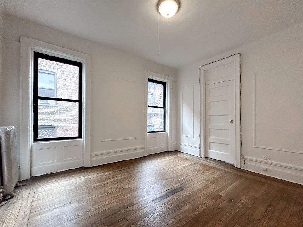 3139 Broadway - Photo 6