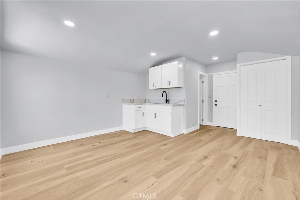 114 N Cornell Ave - Photo 2