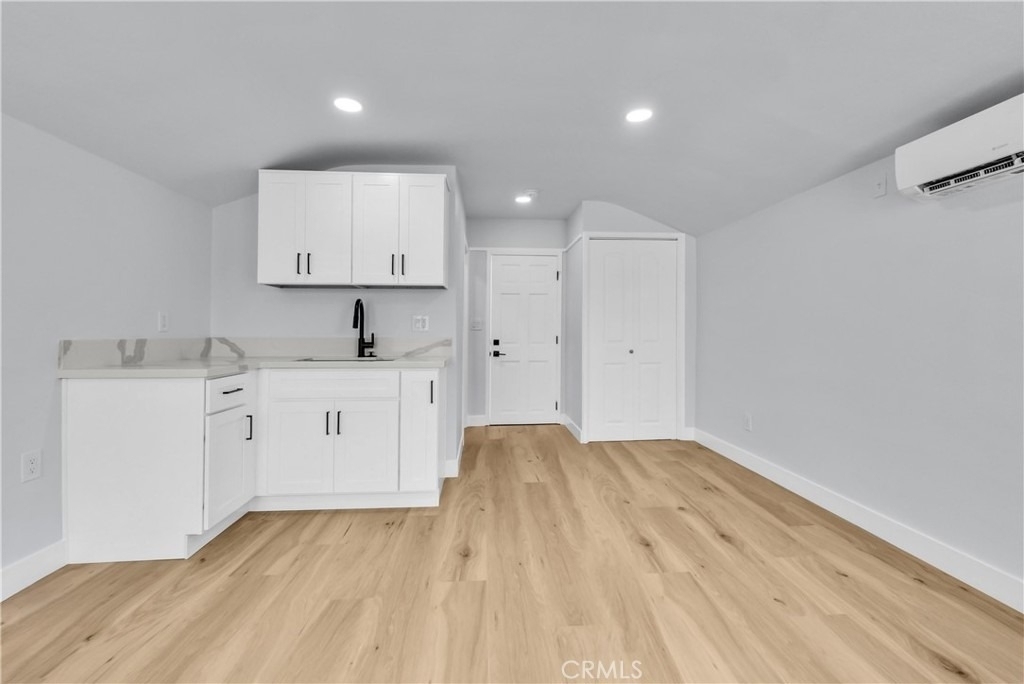 114 N Cornell Ave - Photo 4