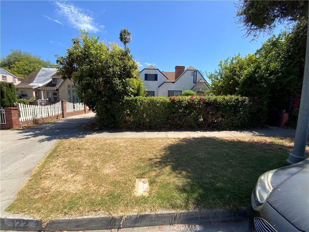 122 E Linda Vista Avenue - Photo 0
