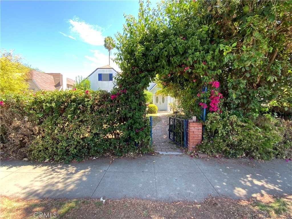 122 E Linda Vista Avenue - Photo 2