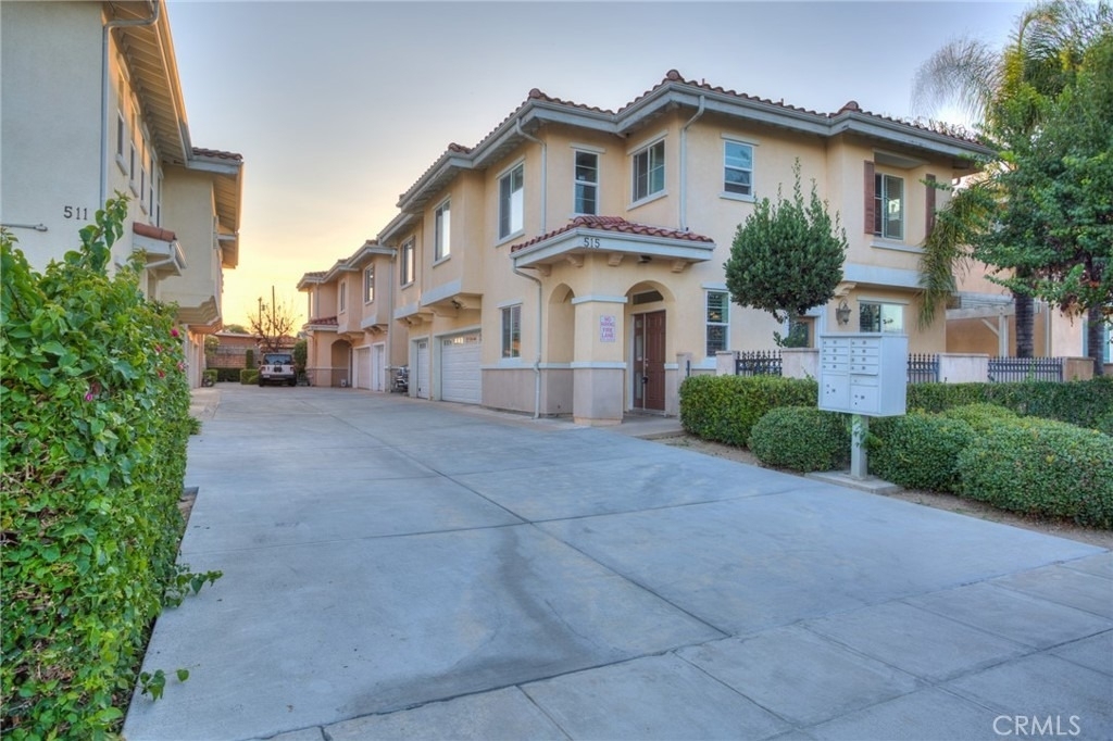 515 Florence - Photo 0