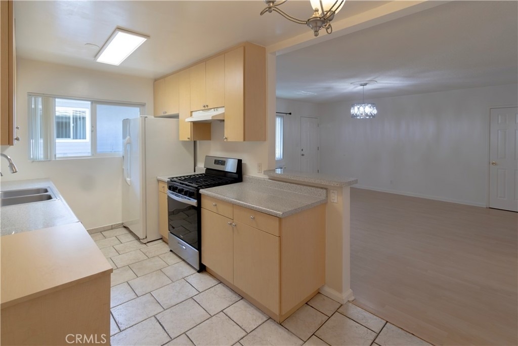 331 Cameron - Photo 7