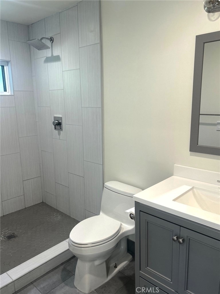 18349 1/2 Hiawatha Street - Photo 5