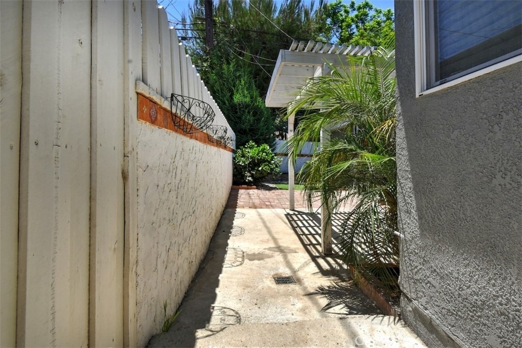 14334 1/2 Tiara - Photo 22