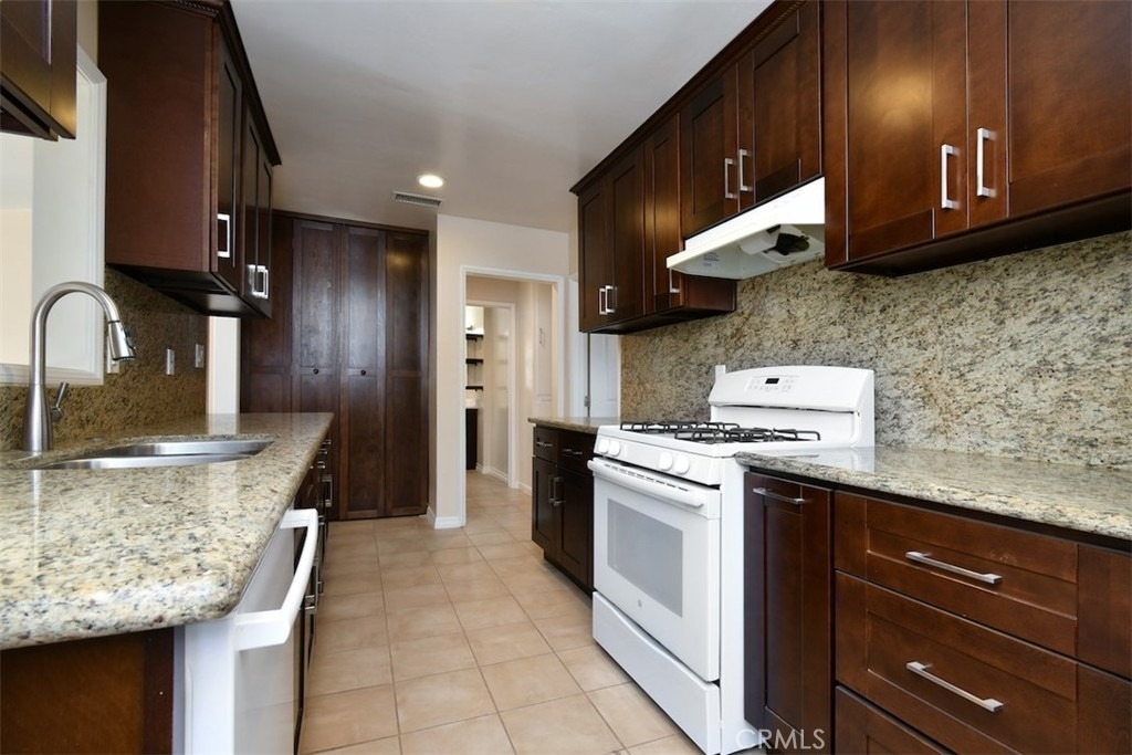14334 1/2 Tiara - Photo 12