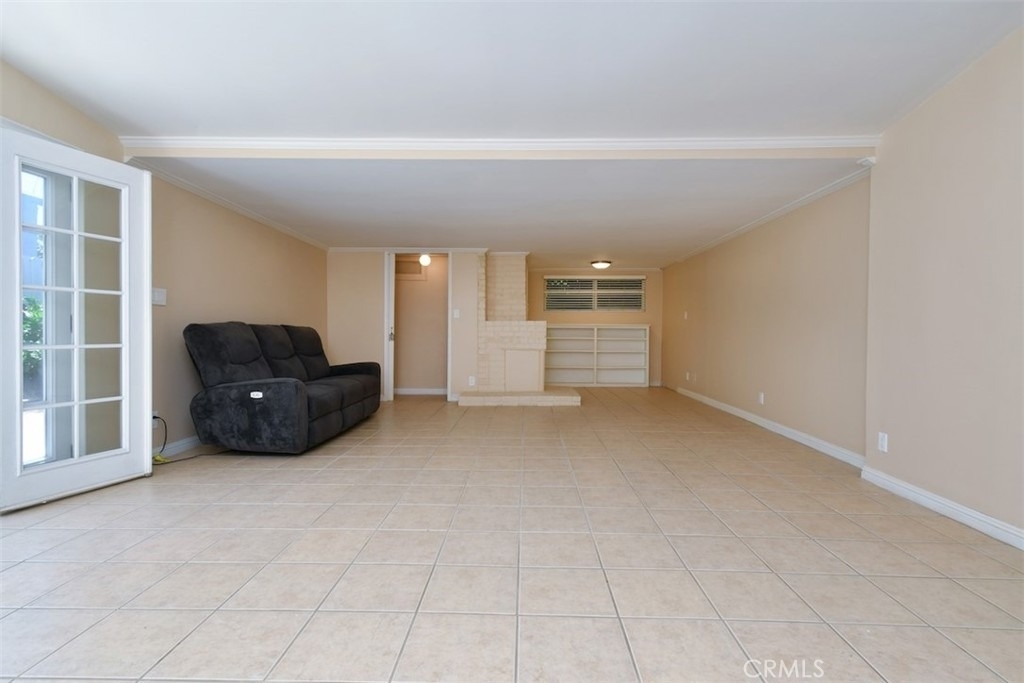 14334 1/2 Tiara - Photo 2