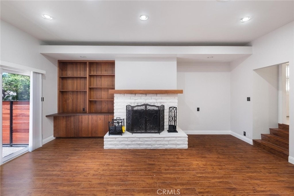 1719 265th - Photo 2