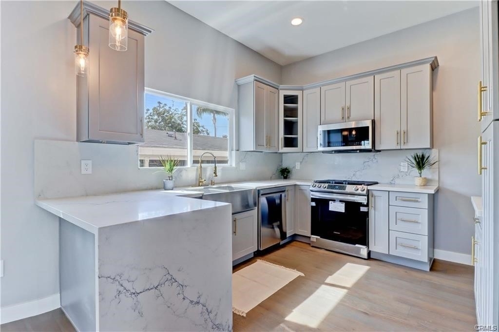 409 Olive Street - Photo 0