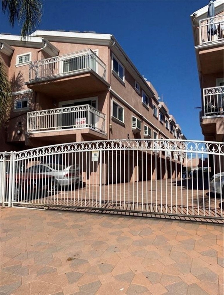 1425 W 224th - Photo 0