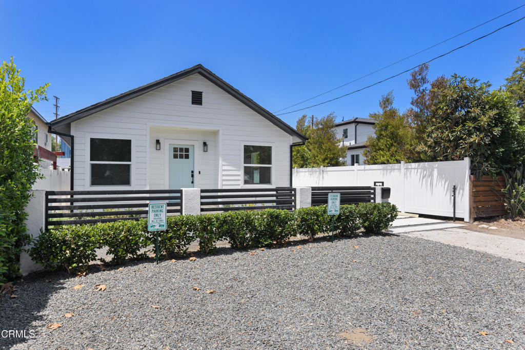 723 Chestnut Avenue - Photo 1