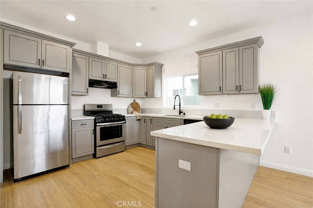 5729 Willow Crest Avenue - Photo 1