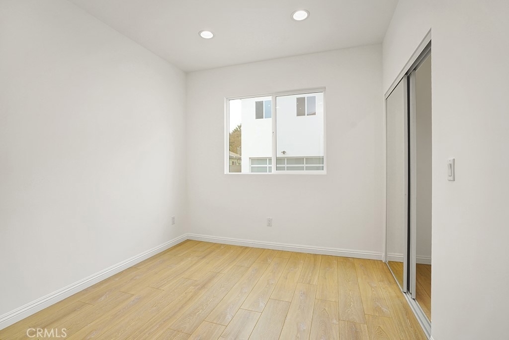 5729 Willow Crest Avenue - Photo 10