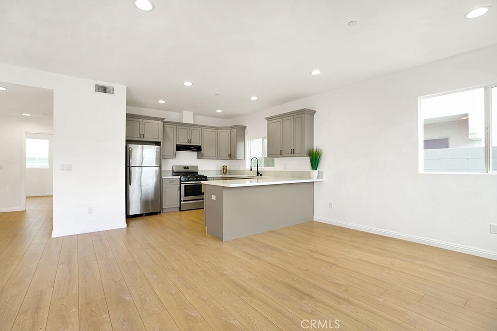 5729 Willow Crest Avenue - Photo 5