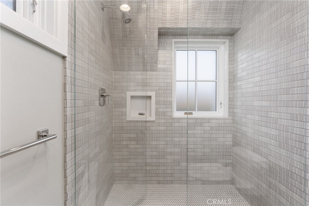 1215 E Balboa - Photo 34