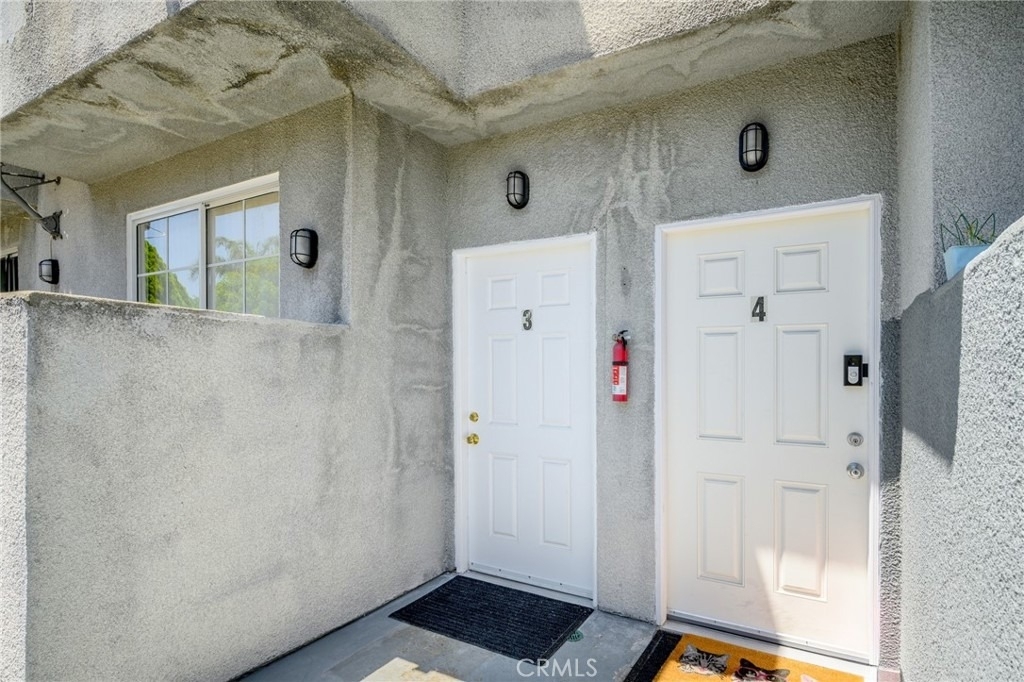 4328 Whitsett Avenue - Photo 2