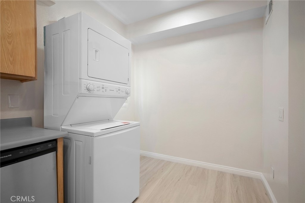 4328 Whitsett Avenue - Photo 13