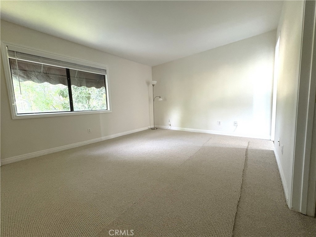 645 Balboa Avenue - Photo 8