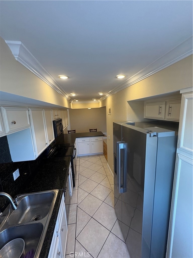 645 Balboa Avenue - Photo 5
