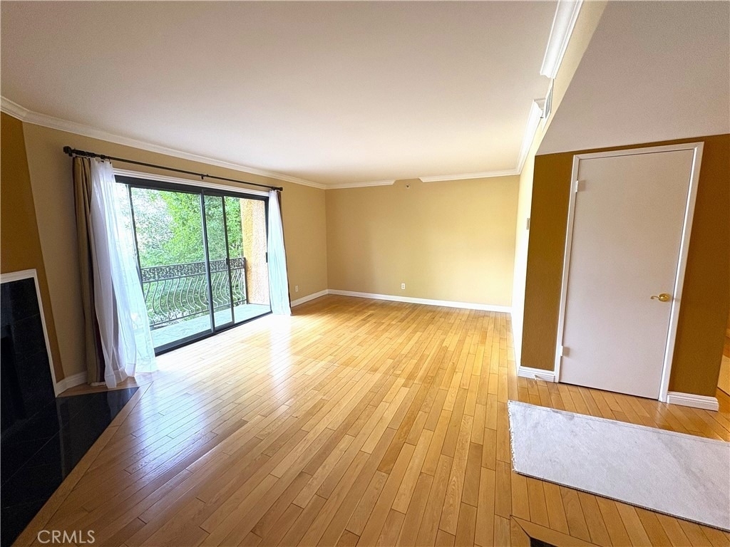 645 Balboa Avenue - Photo 2