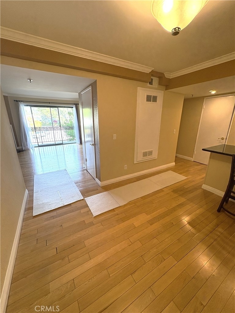 645 Balboa Avenue - Photo 7