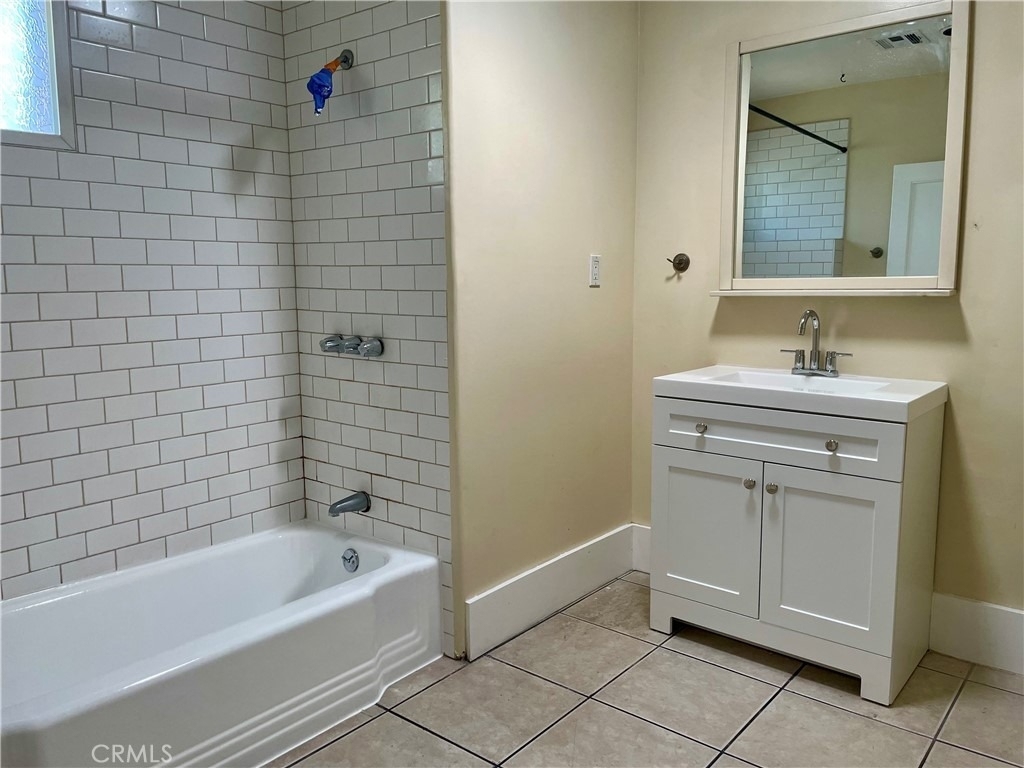 831 Boylston - Photo 9