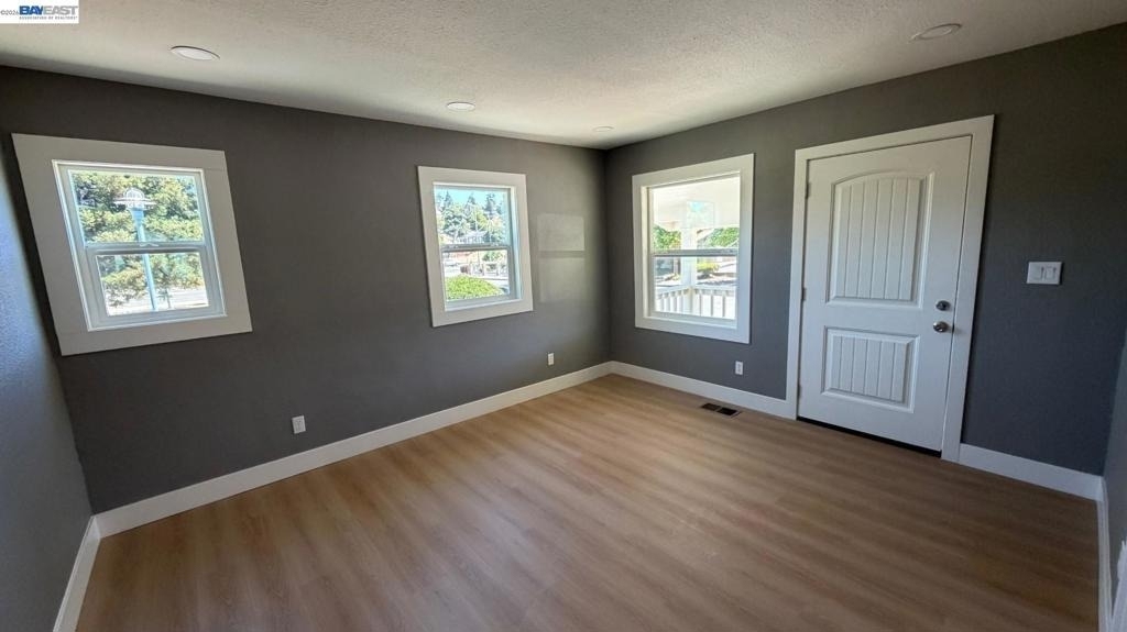 813 Butte St - Photo 2