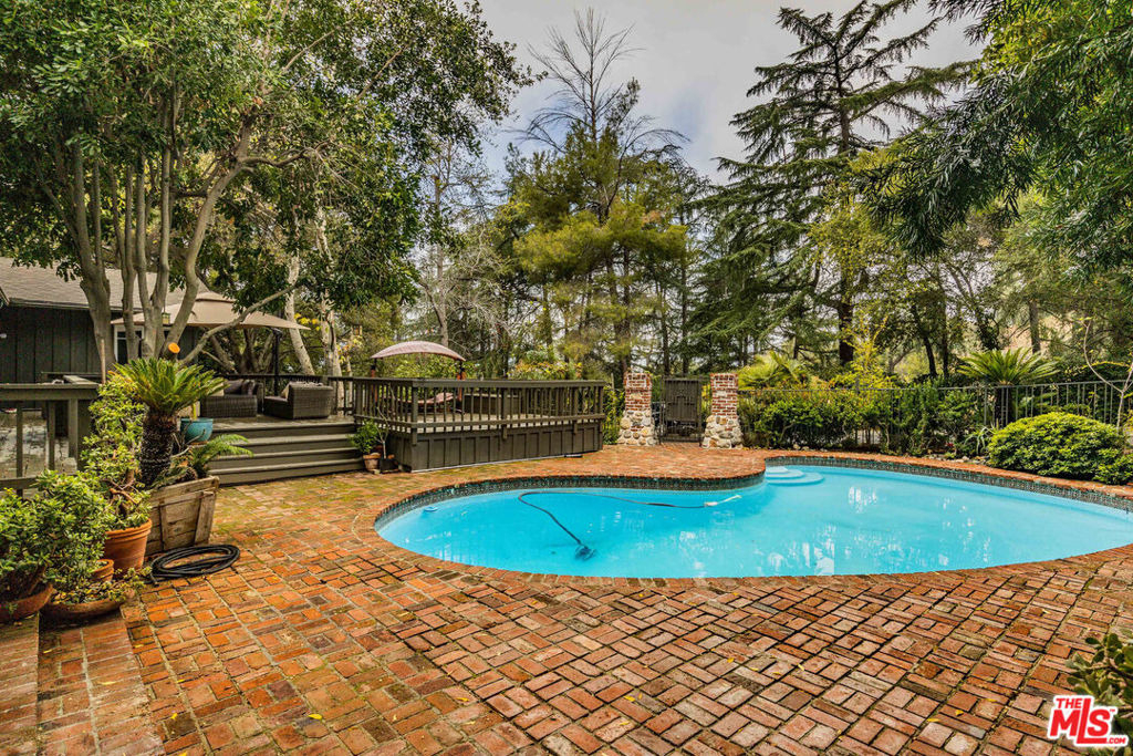 5228 Palm Drive - Photo 2