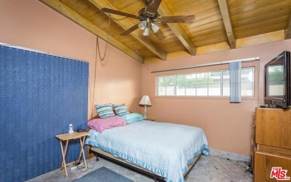 12938 Biola Avenue - Photo 16
