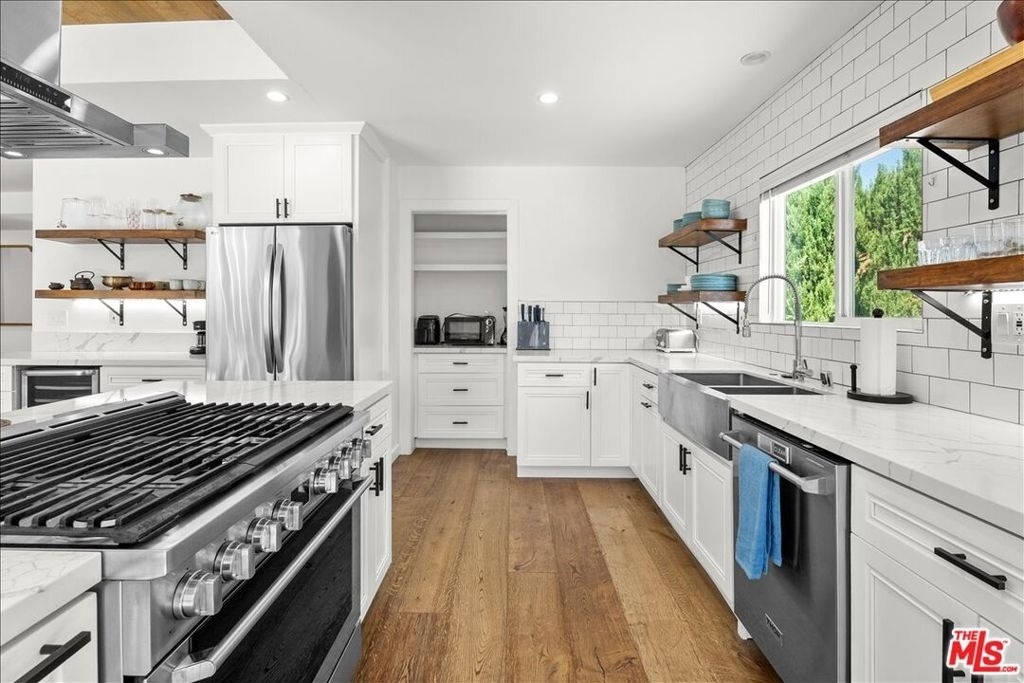 6212 Tunney Avenue - Photo 3