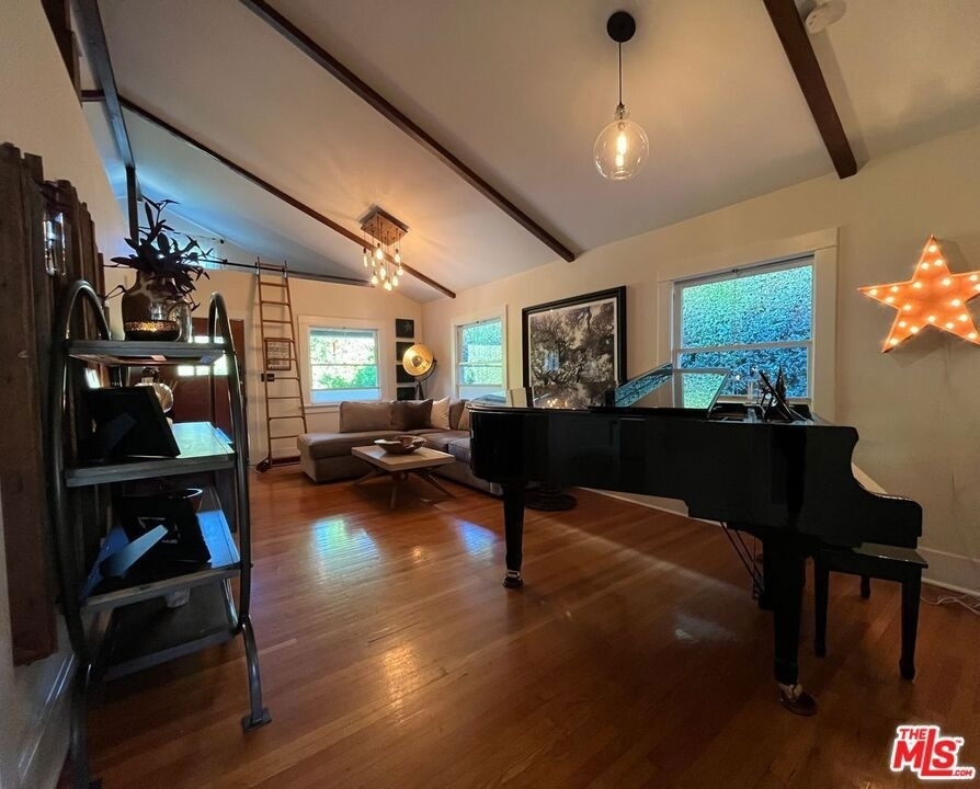 1315 N Mccadden Place - Photo 3